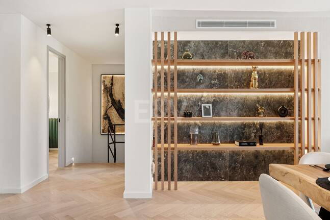 Lujoso adosado con sofisticado diseño escandinavo