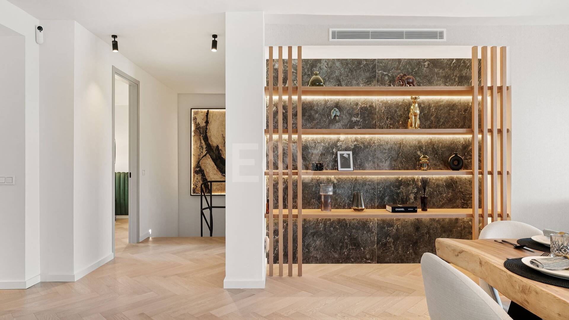 Lujoso adosado con sofisticado diseño escandinavo