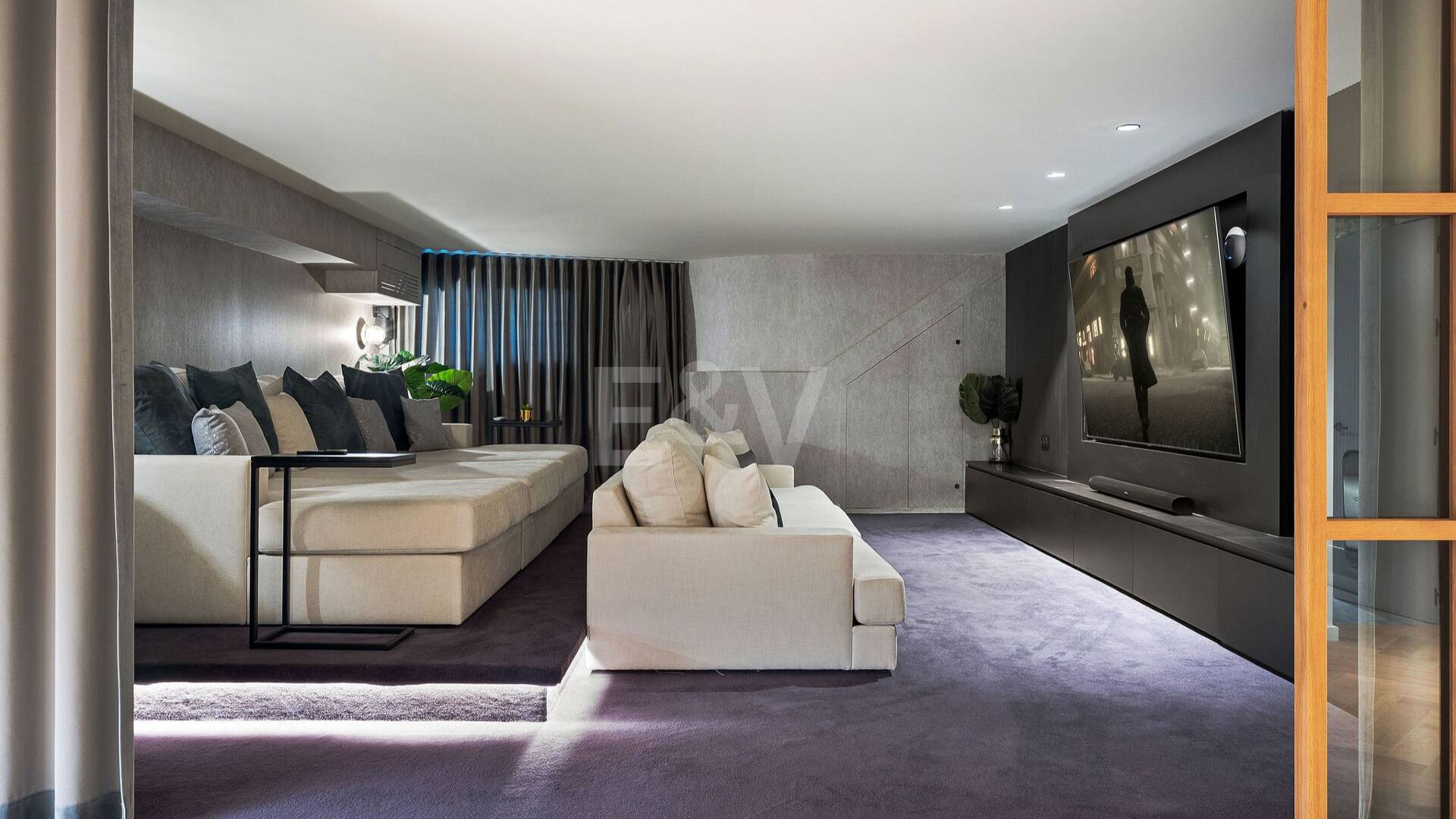 Lujoso adosado con sofisticado diseño escandinavo