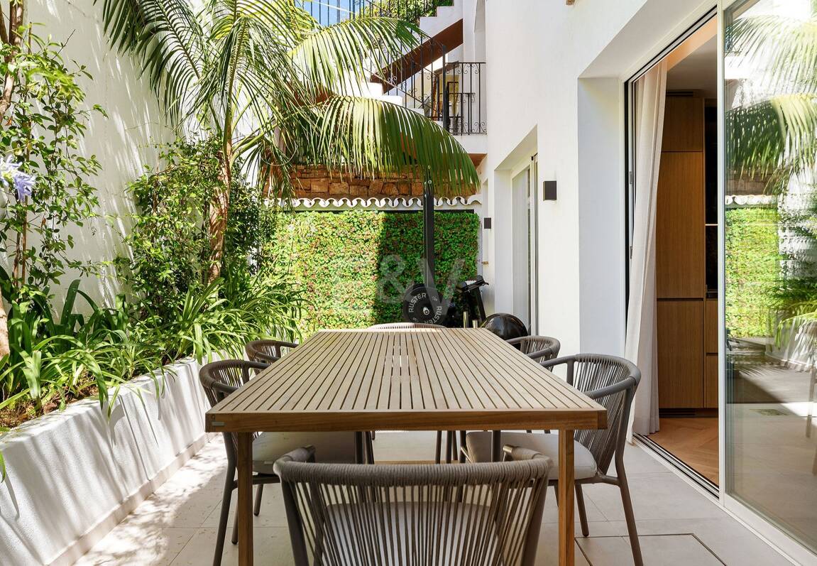 Lujoso adosado con sofisticado diseño escandinavo