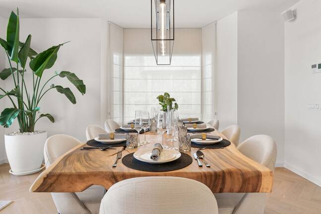 Lujoso adosado con sofisticado diseño escandinavo