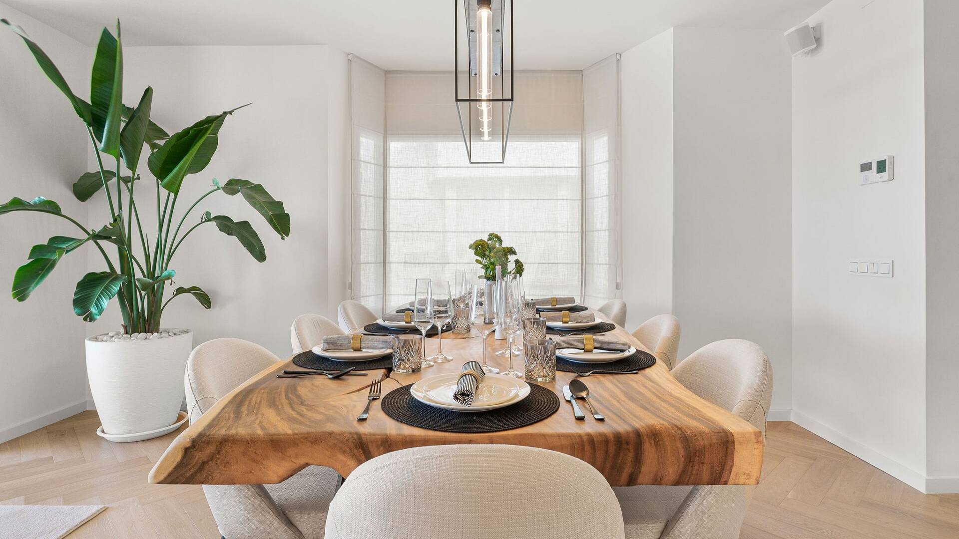 Lujoso adosado con sofisticado diseño escandinavo