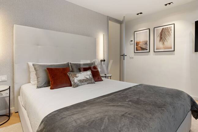 Lujoso adosado con sofisticado diseño escandinavo