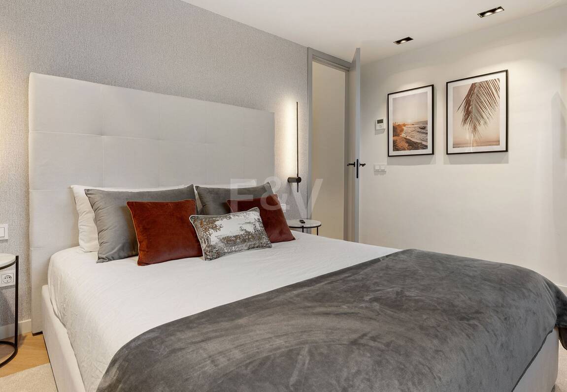 Lujoso adosado con sofisticado diseño escandinavo