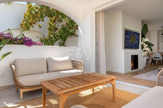 Lujoso adosado con sofisticado diseño escandinavo