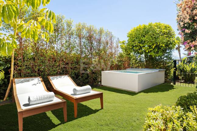 Lujoso adosado con sofisticado diseño escandinavo