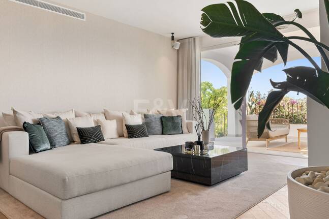 Lujoso adosado con sofisticado diseño escandinavo