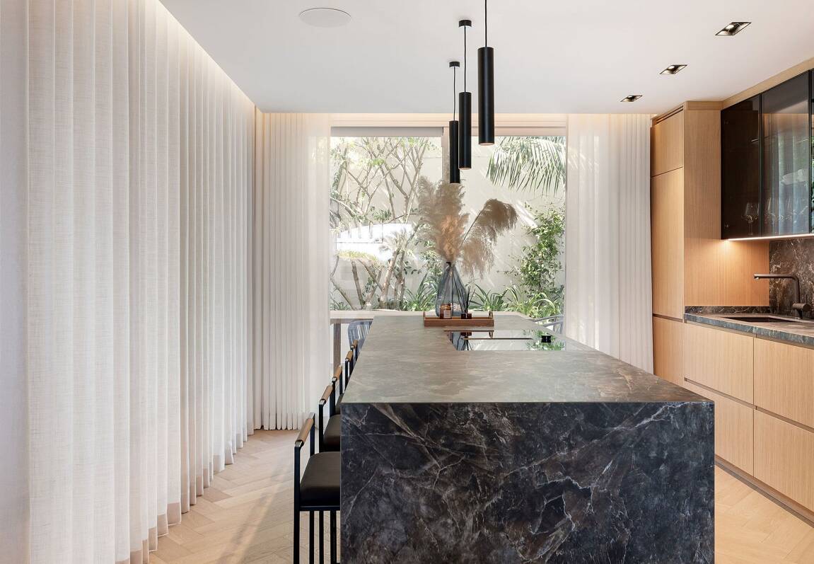 Lujoso adosado con sofisticado diseño escandinavo