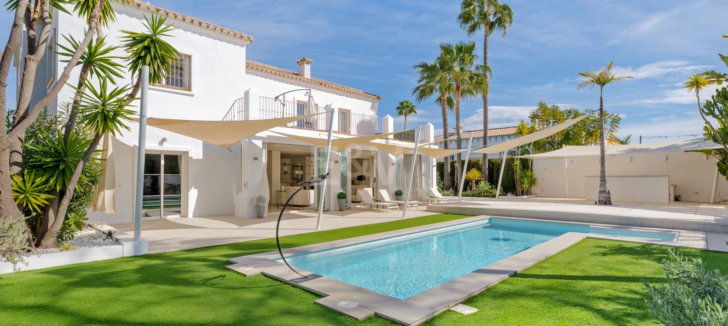Lyx Frontline Golf Villa i Guadalmina Alta - Elegance & Komfort i en primär plats