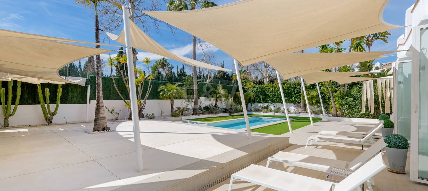 Lyx Frontline Golf Villa i Guadalmina Alta - Elegance & Komfort i en primär plats