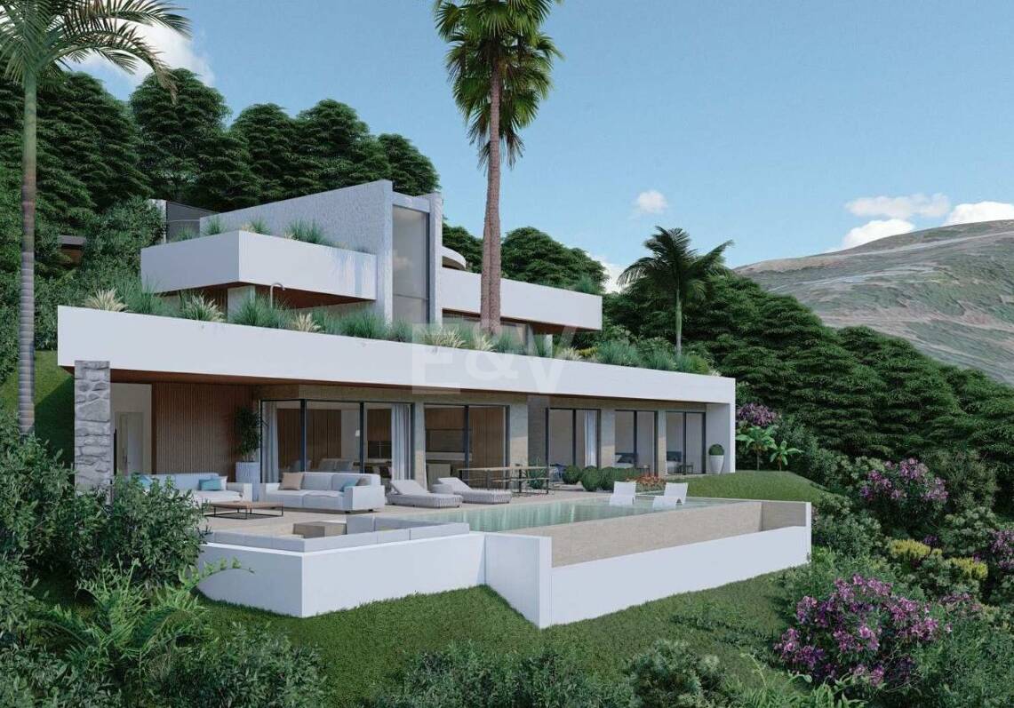Moderne Designervilla in Montemayor