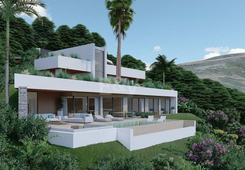 Villa de diseño moderno en Montemayor