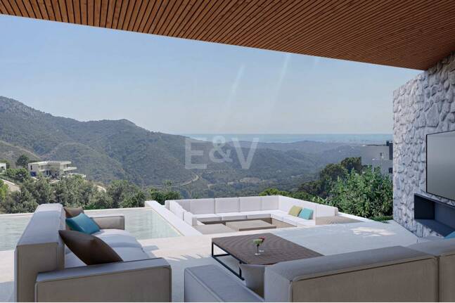 Villa de diseño moderno en Montemayor