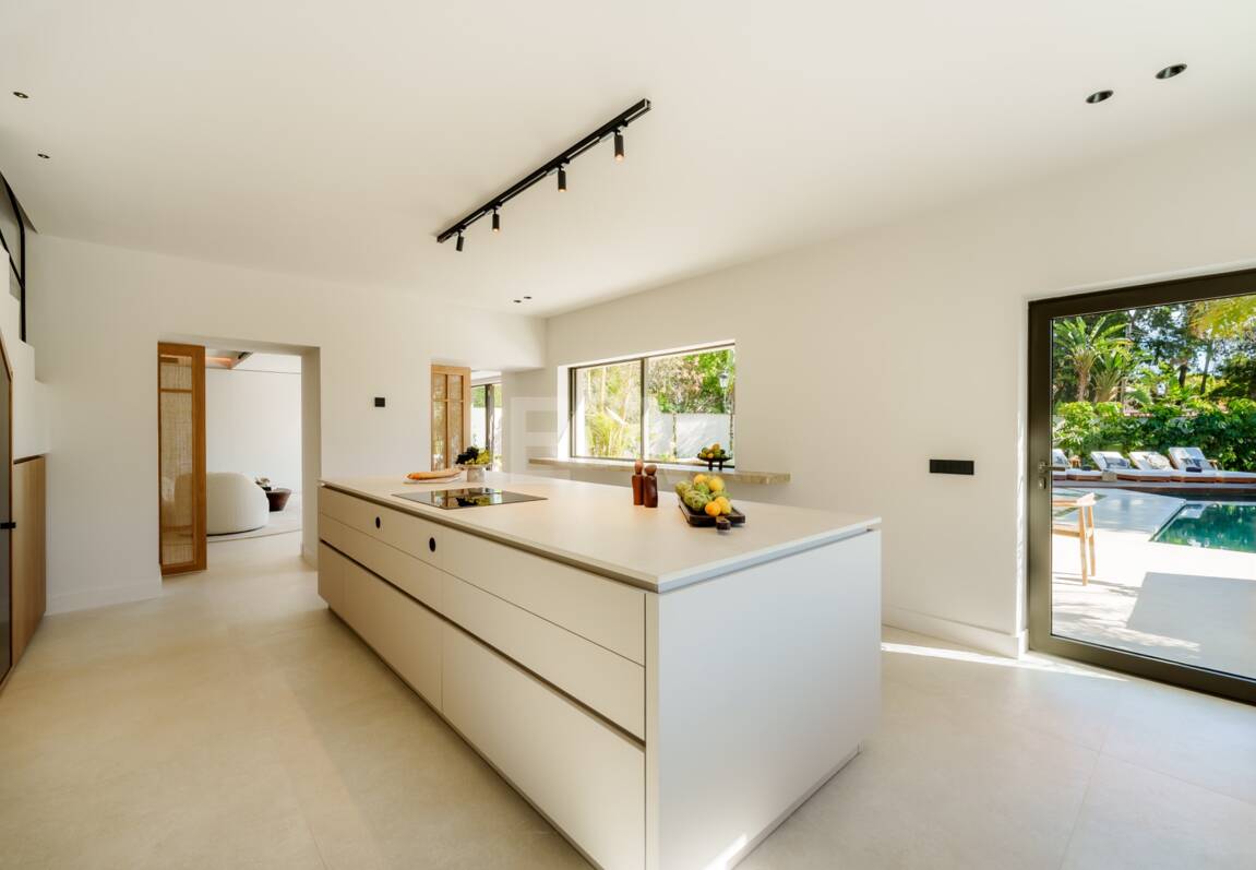 Tu oasis privado junto a la playa y Puerto Banús en San Pedro Playa