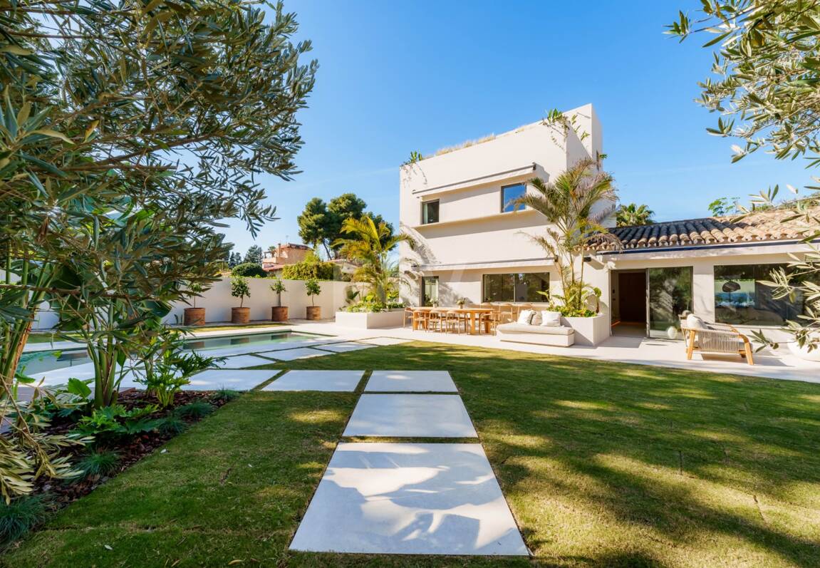 Tu oasis privado junto a la playa y Puerto Banús en San Pedro Playa