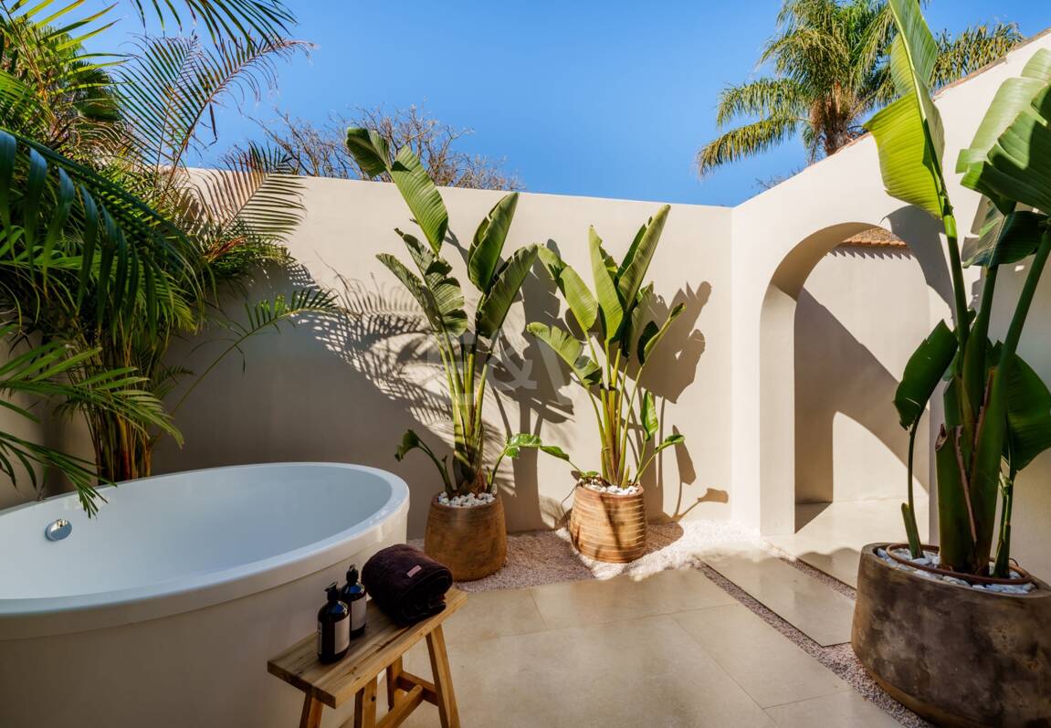 Tu oasis privado junto a la playa y Puerto Banús en San Pedro Playa