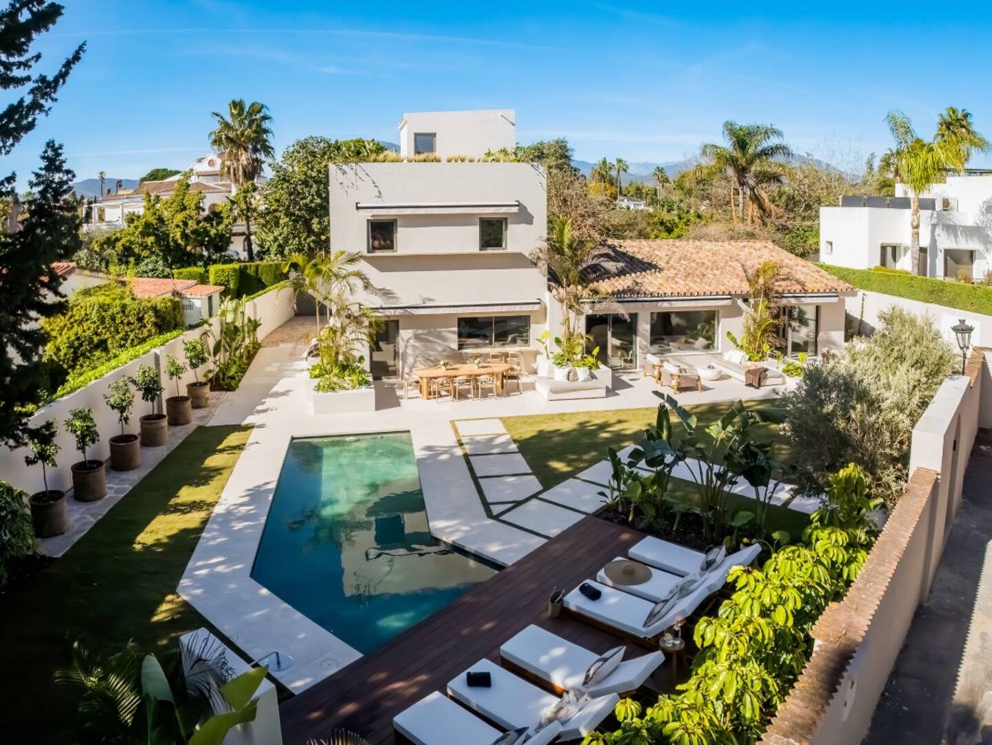 Tu oasis privado junto a la playa y Puerto Banús en San Pedro Playa