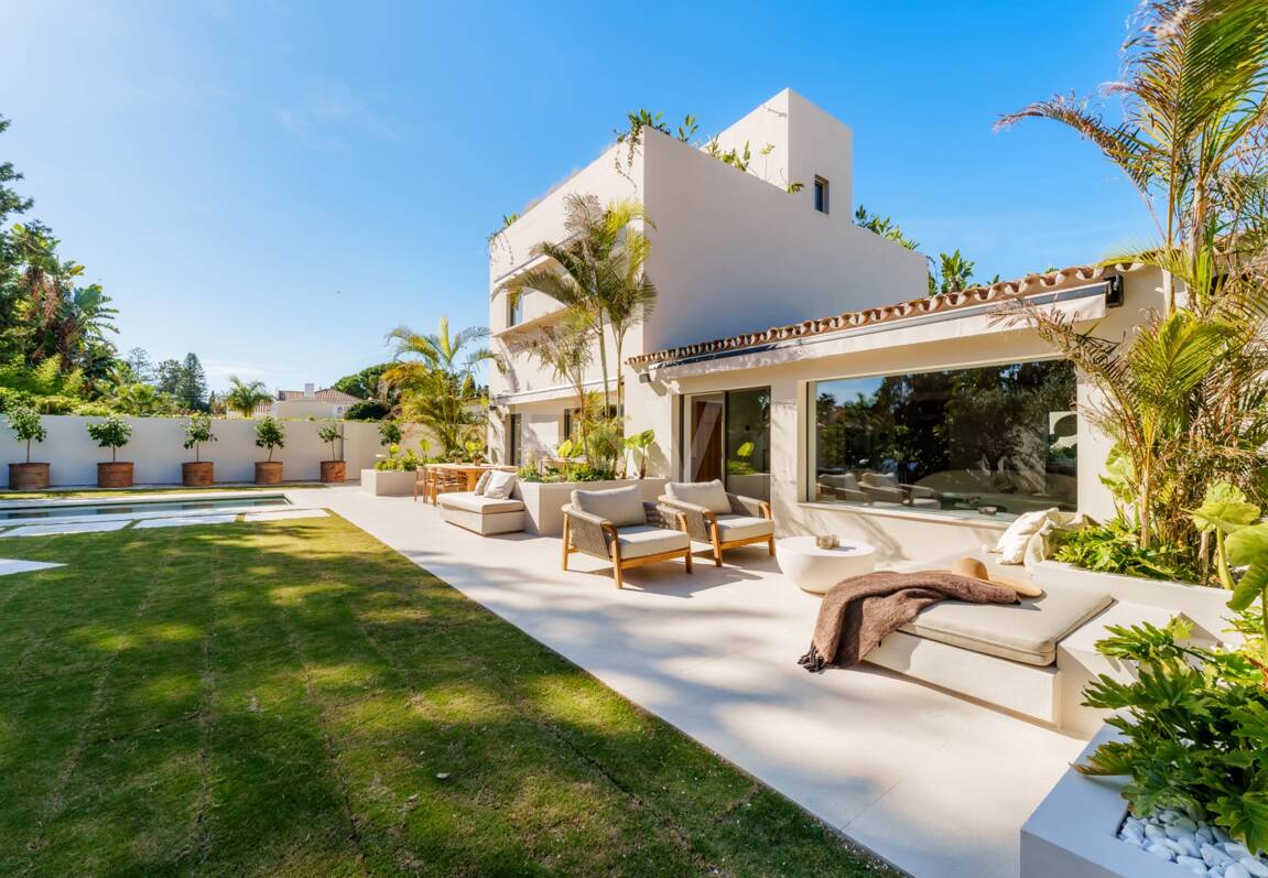 Tu oasis privado junto a la playa y Puerto Banús en San Pedro Playa