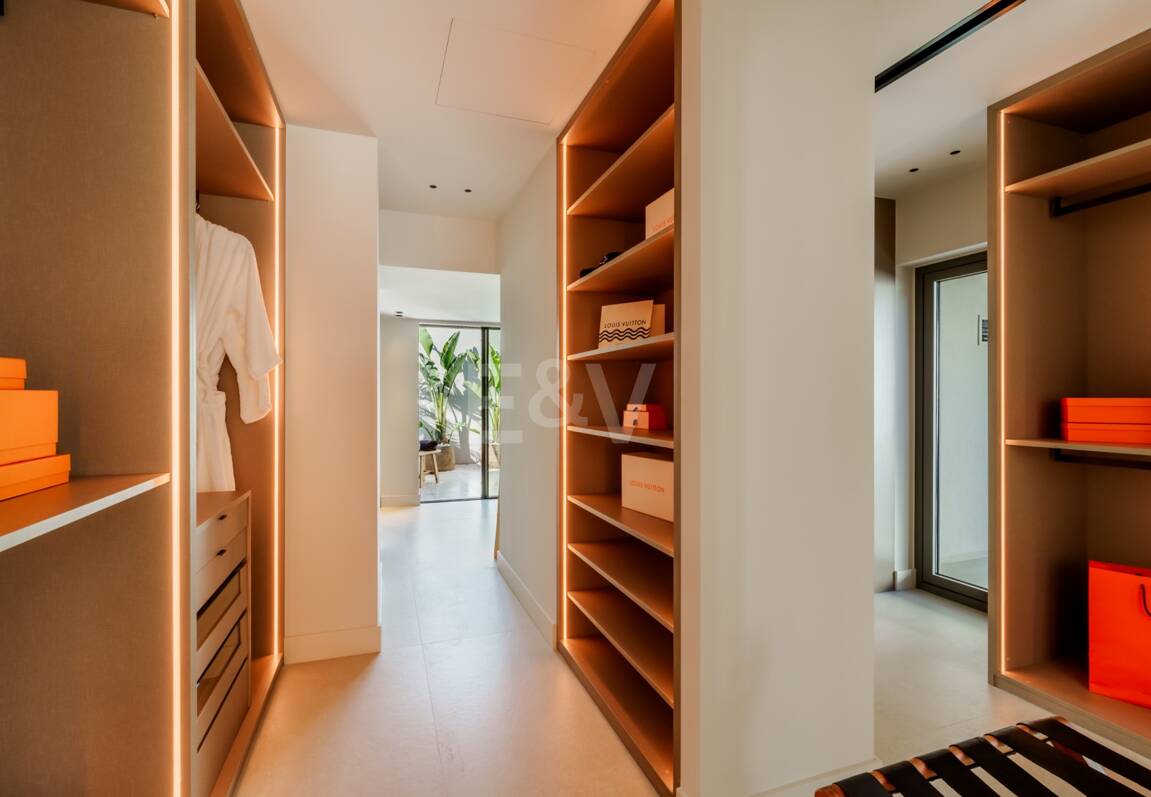 Tu oasis privado junto a la playa y Puerto Banús en San Pedro Playa