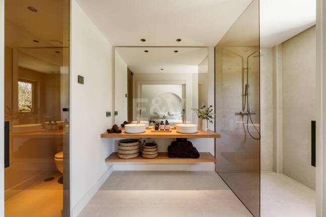 Tu oasis privado junto a la playa y Puerto Banús en San Pedro Playa