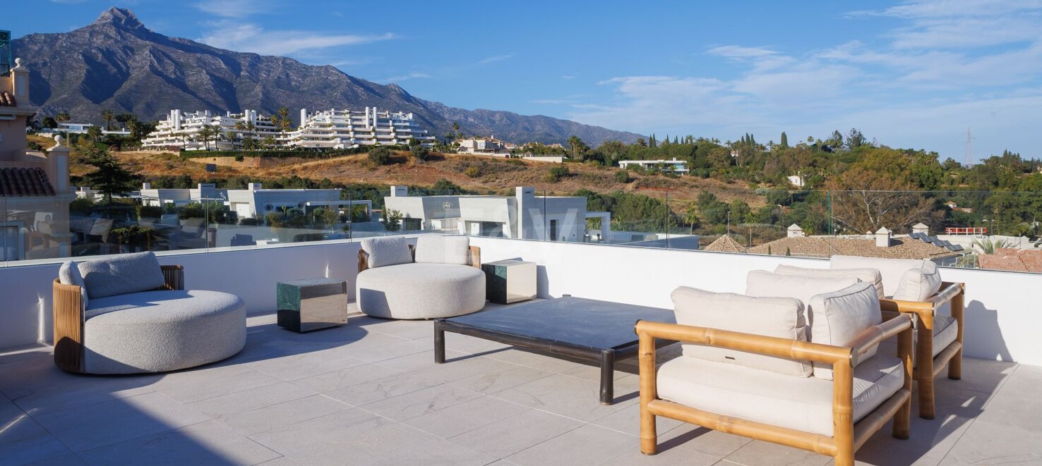 Espectacular Ático de 3 Dormitorios con Solárium Panorámico y Piscina Privada