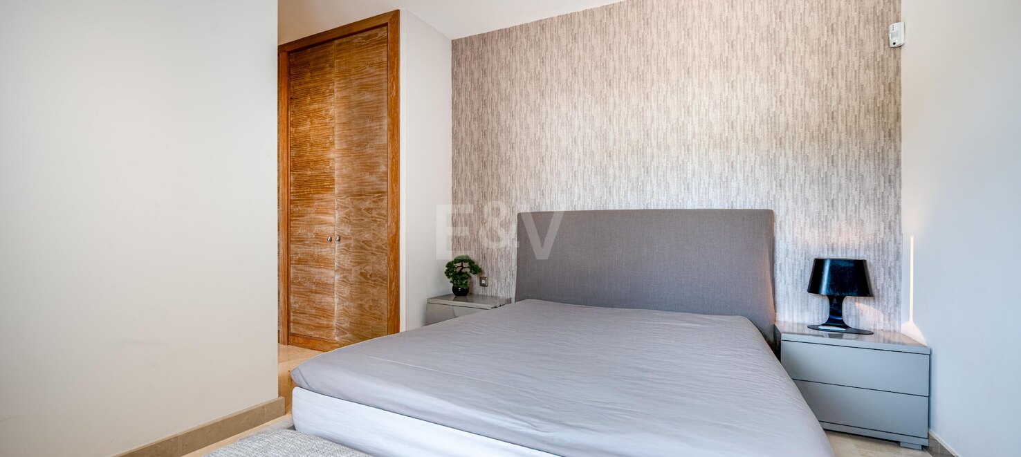 Classic Elegant Villa Perfectly Positioned Near the Beach