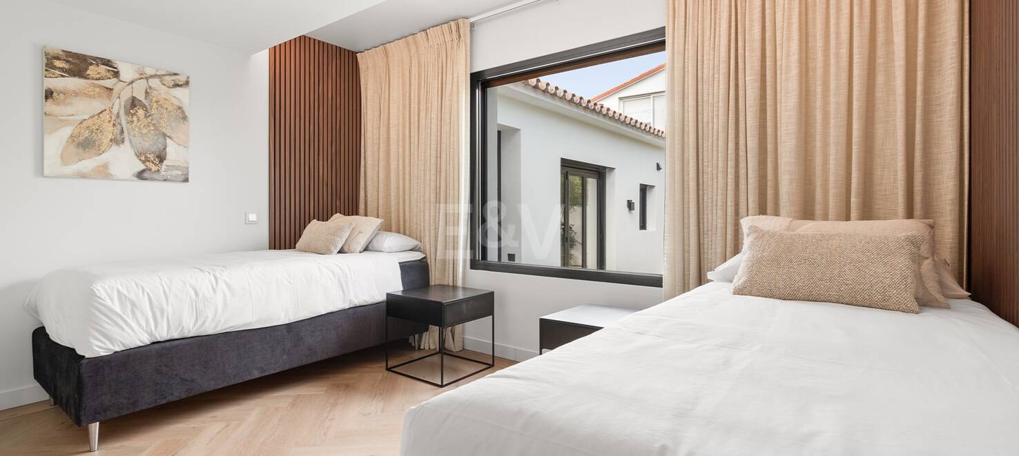 Fantastisk villa med havsutsikt, privat pool och hyrespotential nära Marbella Centre