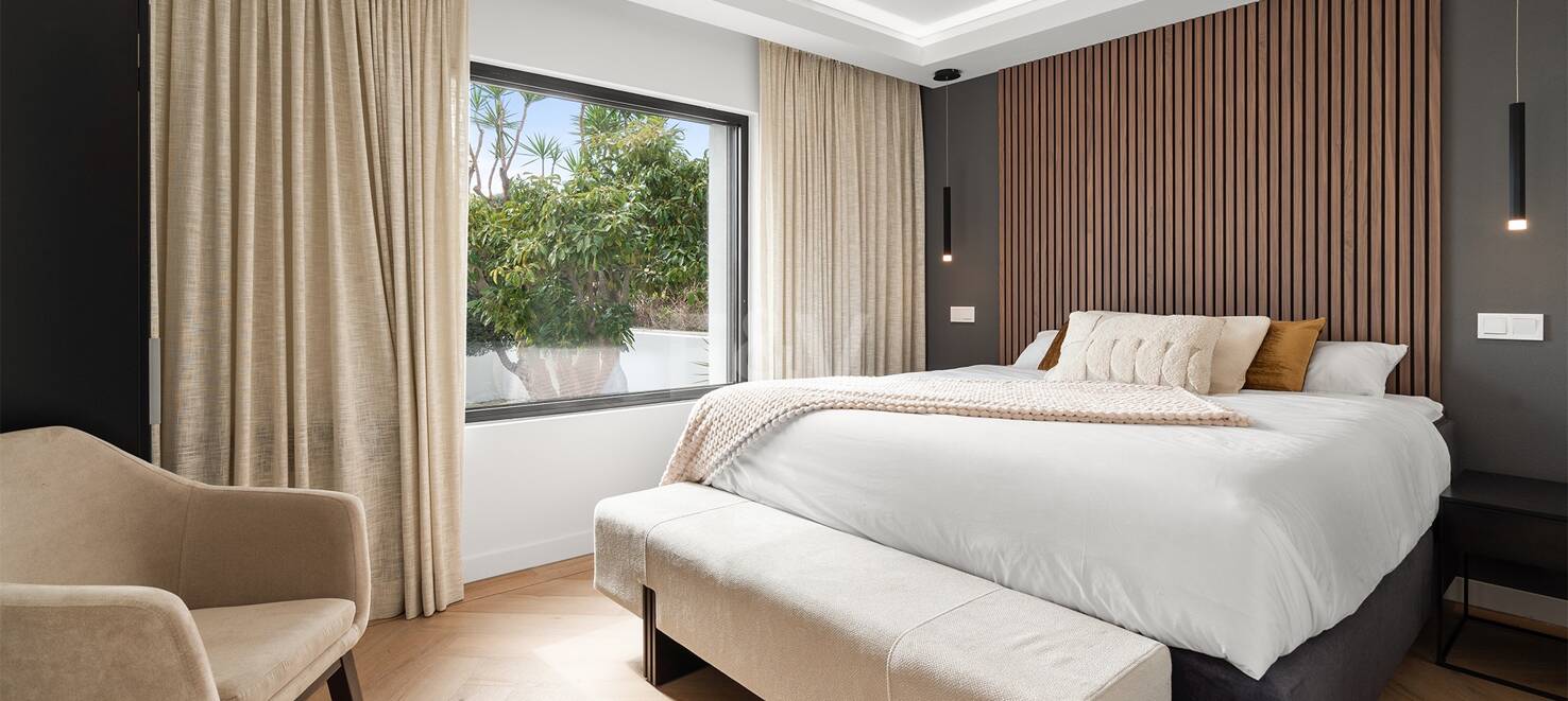 Fantastisk villa med havsutsikt, privat pool och hyrespotential nära Marbella Centre