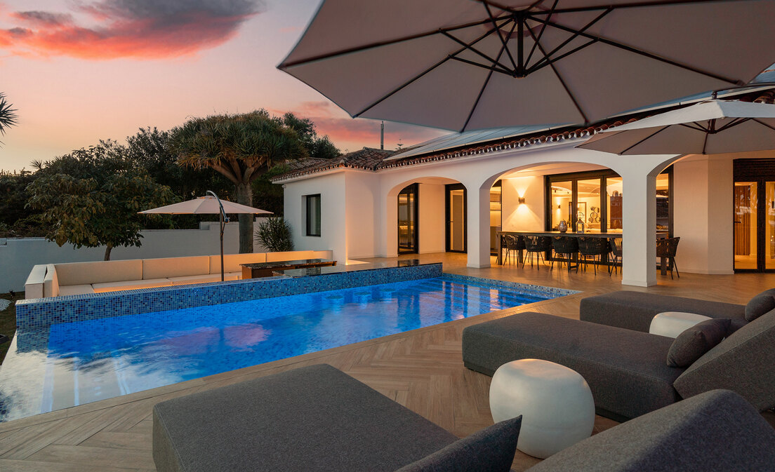 Atemberaubende Villa mit Meerblick, privatem Pool und Mietpotenzial in der Nähe des Zentrums von Marbella