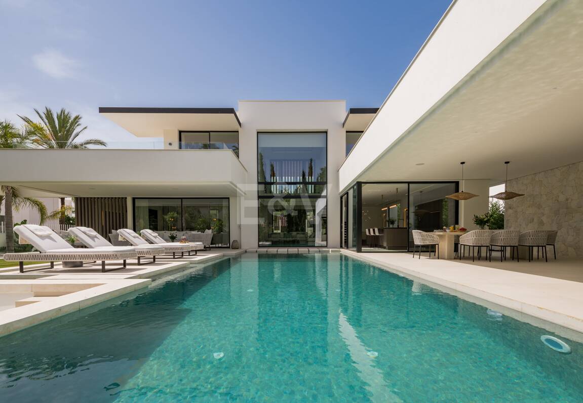 Samtida lyx Villa i Nueva Andalucía