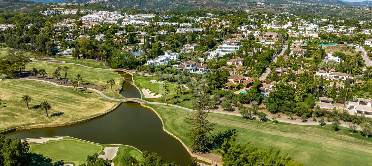 Zeitgenössische Luxusvilla in Nueva Andalucía