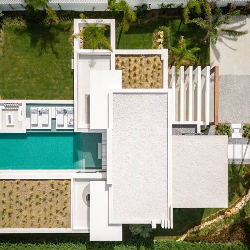 Zeitgenössische Luxusvilla in Nueva Andalucía