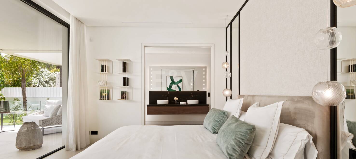 Zeitgenössische Luxusvilla in Nueva Andalucía