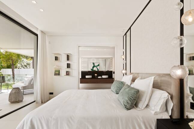 Samtida lyx Villa i Nueva Andalucía