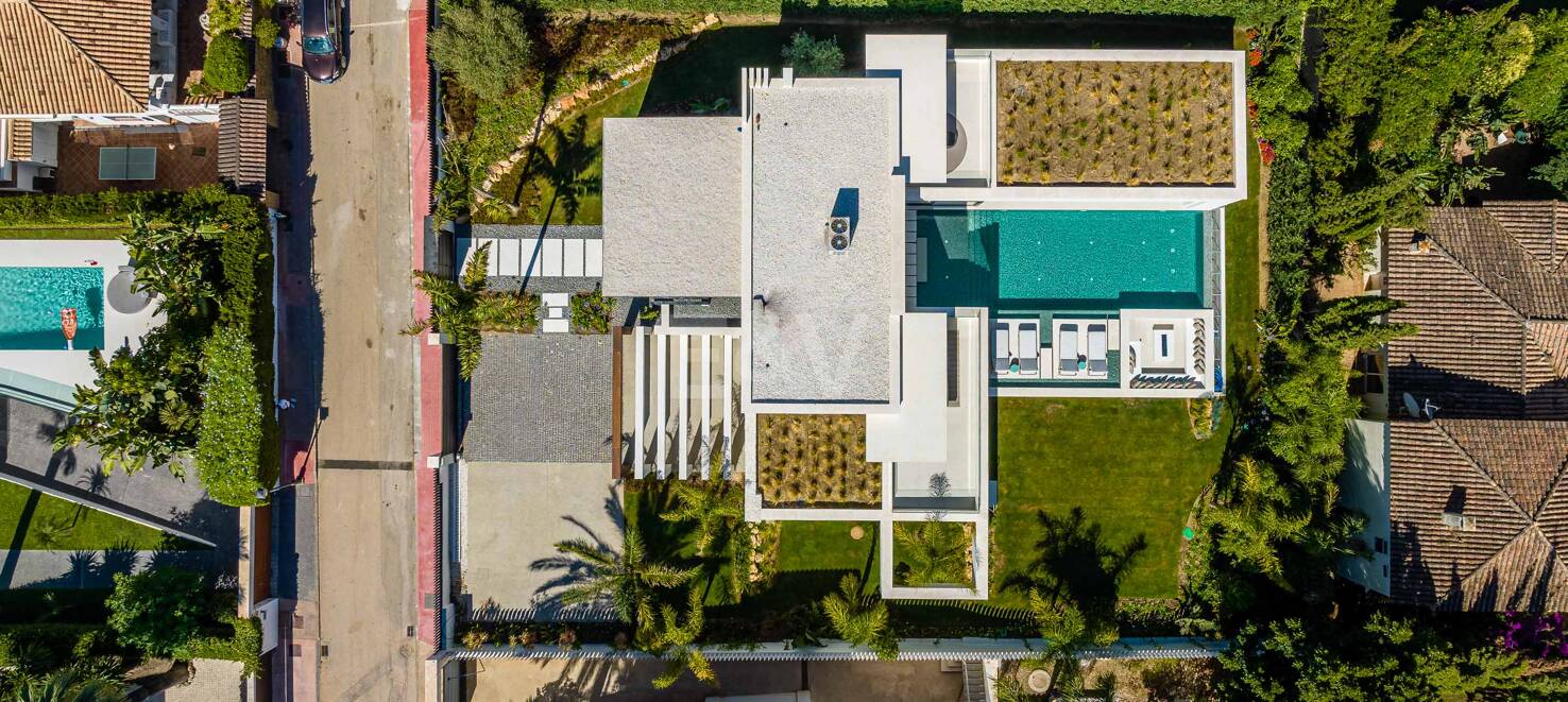 Zeitgenössische Luxusvilla in Nueva Andalucía