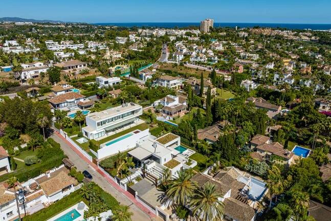 Samtida lyx Villa i Nueva Andalucía