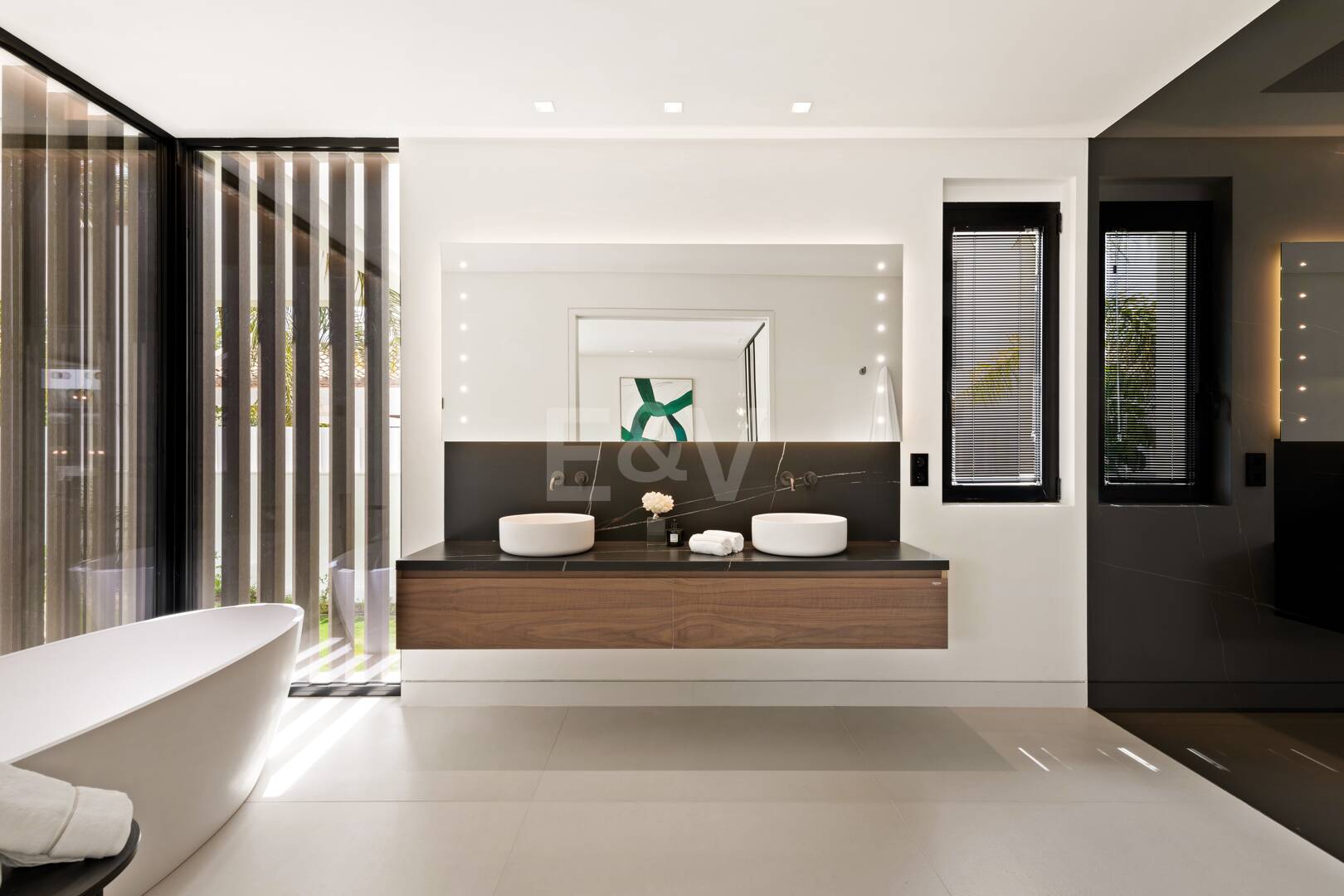 Zeitgenössische Luxusvilla in Nueva Andalucía