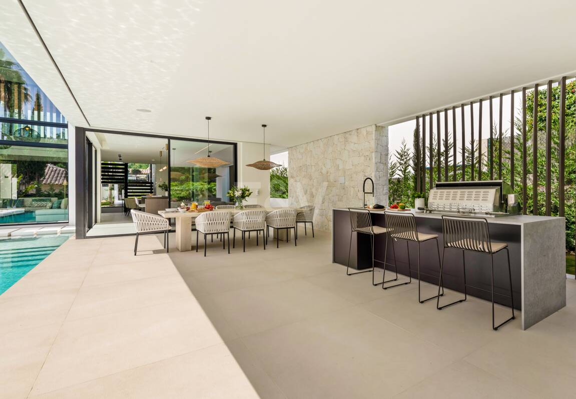 Samtida lyx Villa i Nueva Andalucía