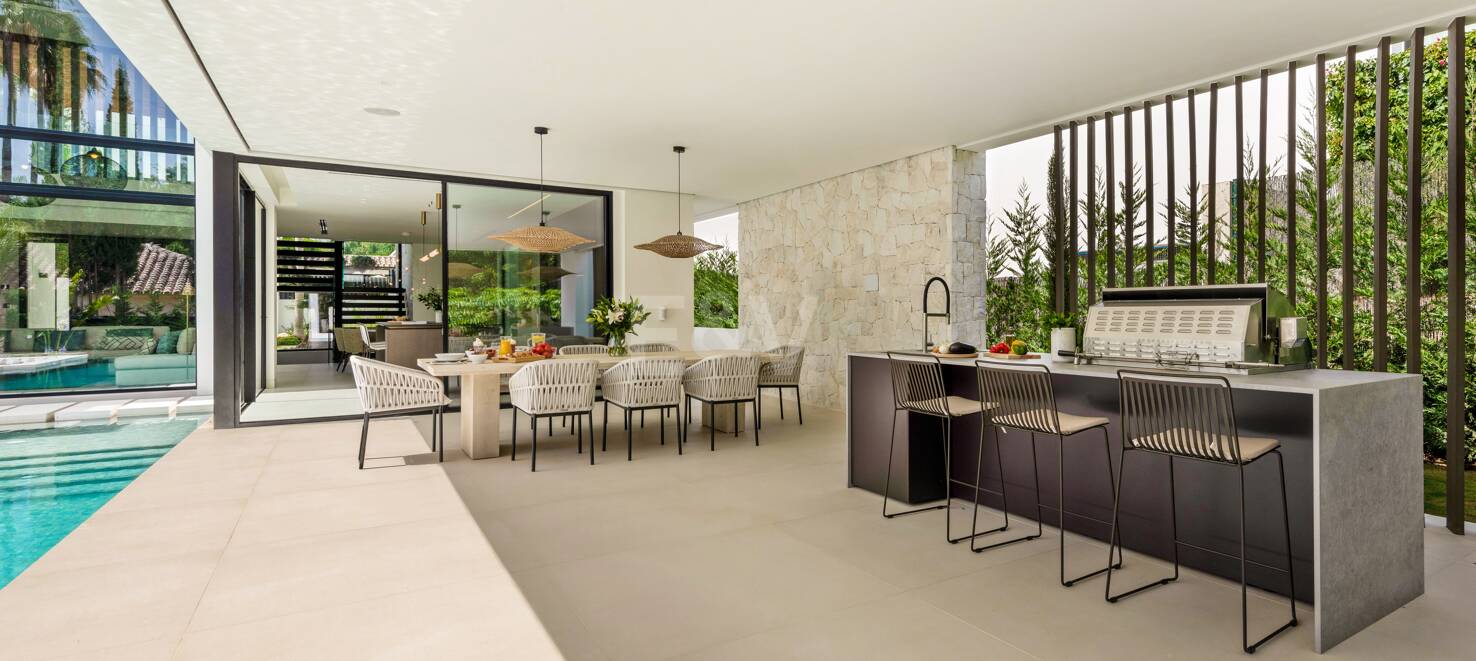 Zeitgenössische Luxusvilla in Nueva Andalucía