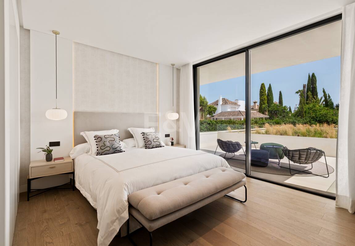 Samtida lyx Villa i Nueva Andalucía