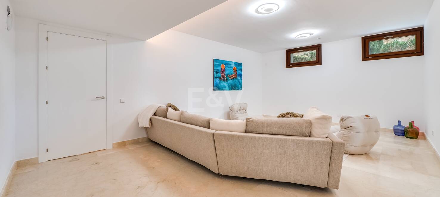 Exclusive Villa in the Heart of Golden Mile