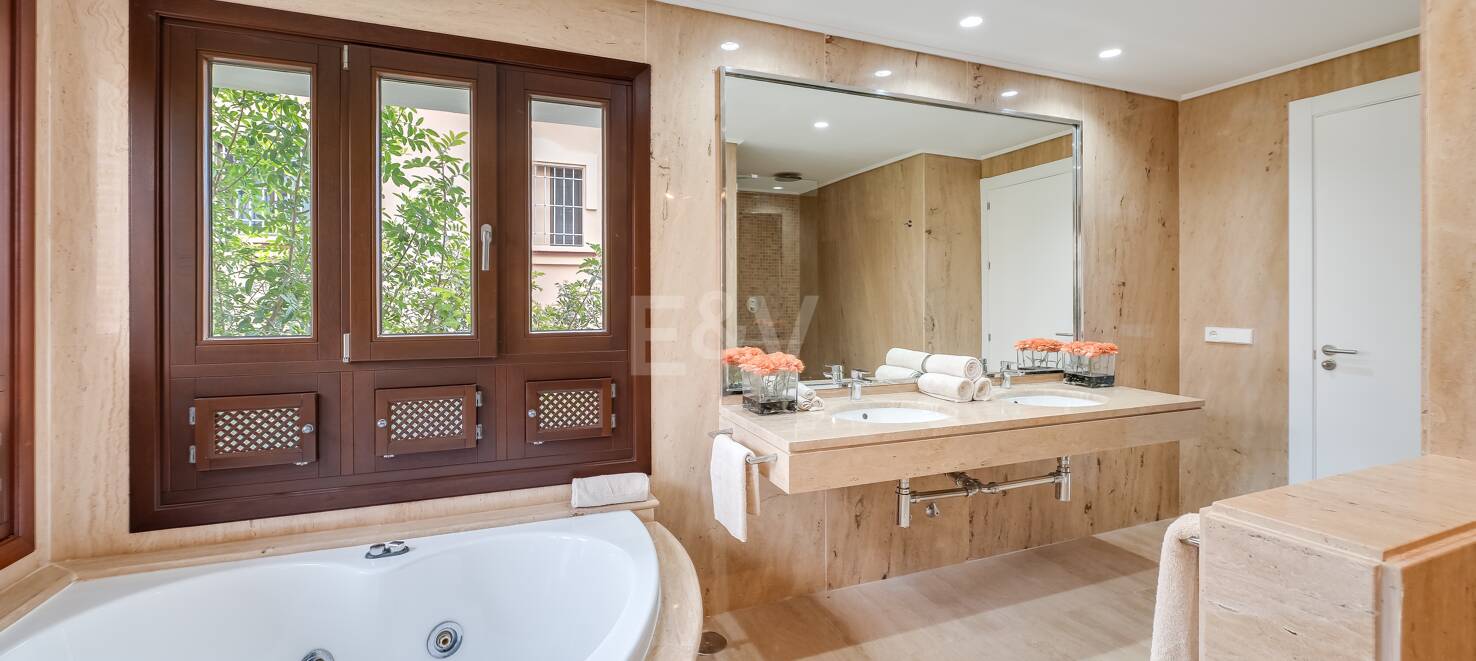 Exclusive Villa in the Heart of Golden Mile