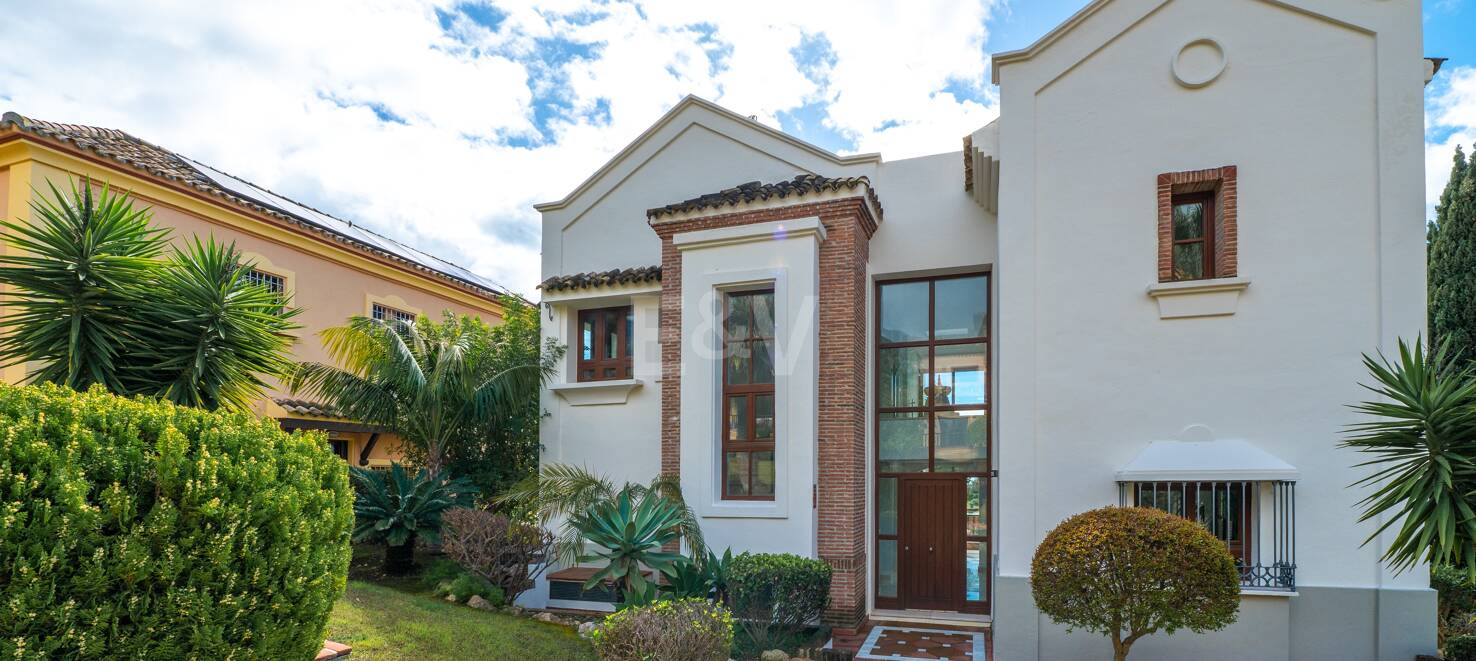 Exclusive Villa in the Heart of Golden Mile