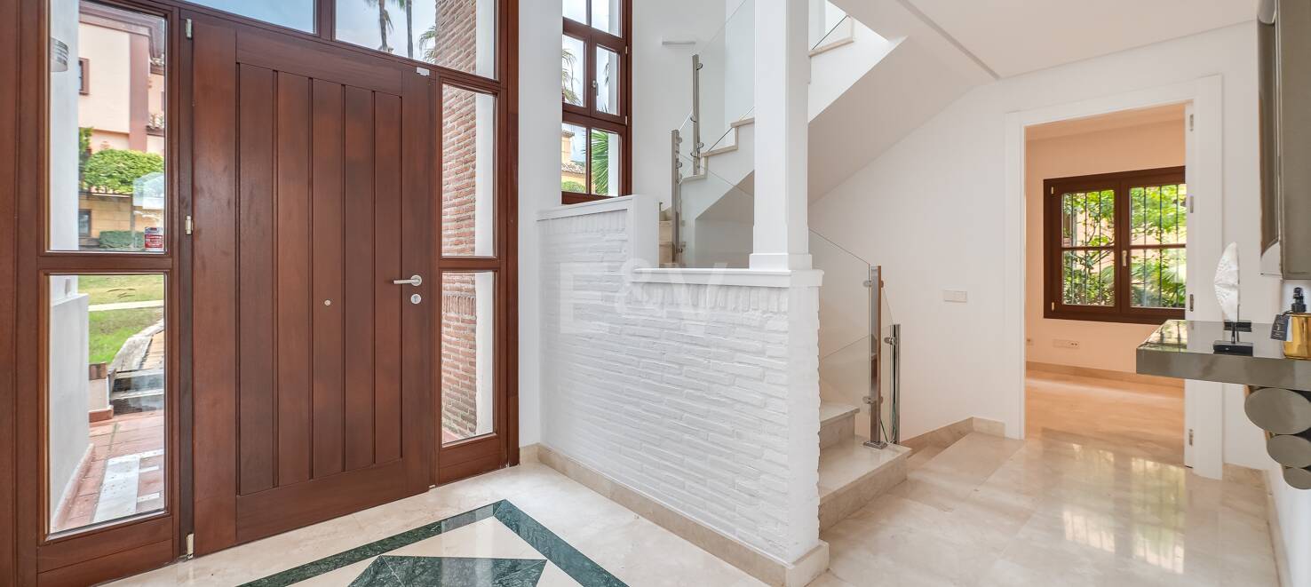 Exclusive Villa in the Heart of Golden Mile