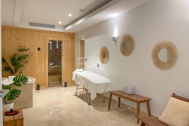 Fantastisk modern villa i Paraiso Alto med havsutsikt