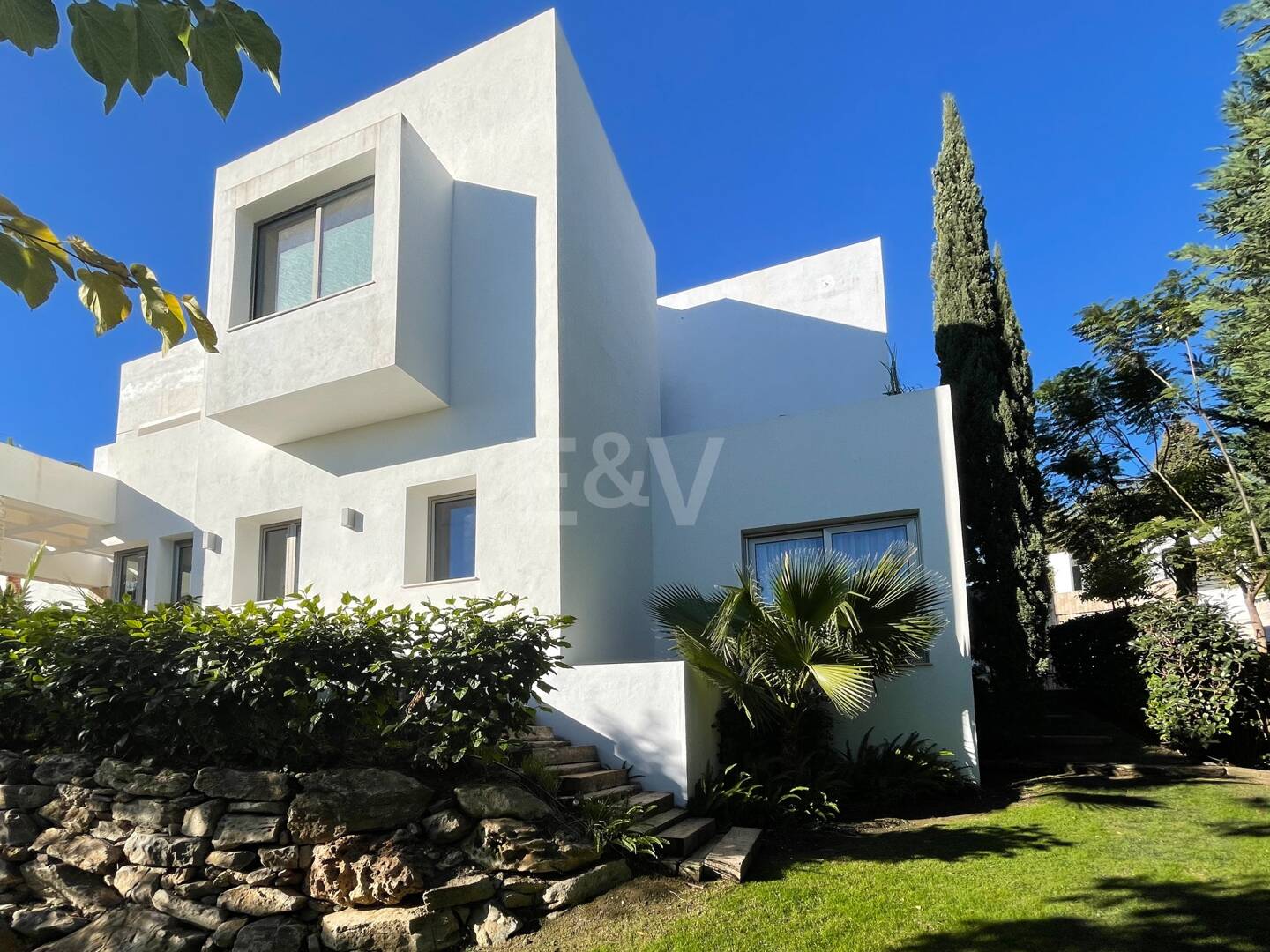 Fantastisk modern villa i Paraiso Alto med havsutsikt