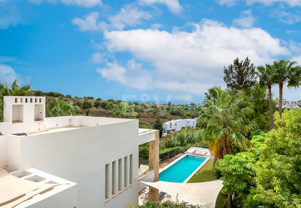 Fantastisk modern villa i Paraiso Alto med havsutsikt