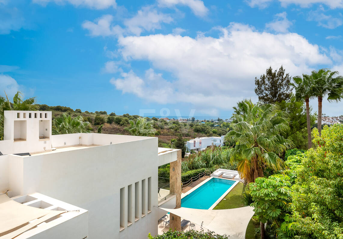 Moderna Villa en Paraiso Alto con Vistas al Mar