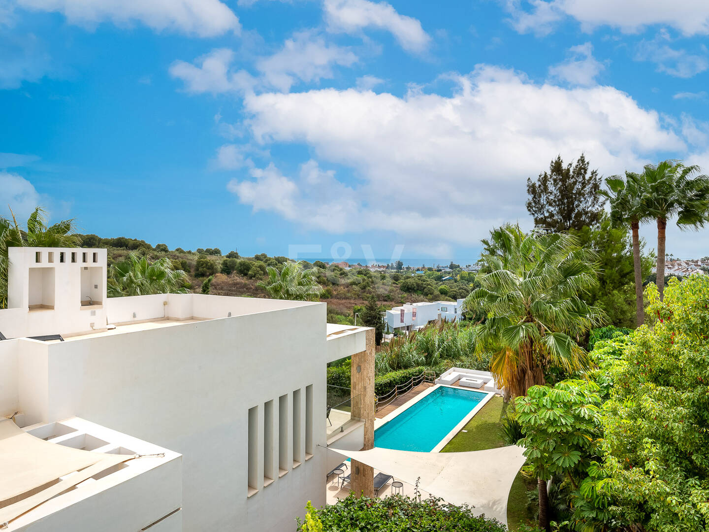 Fantastisk modern villa i Paraiso Alto med havsutsikt