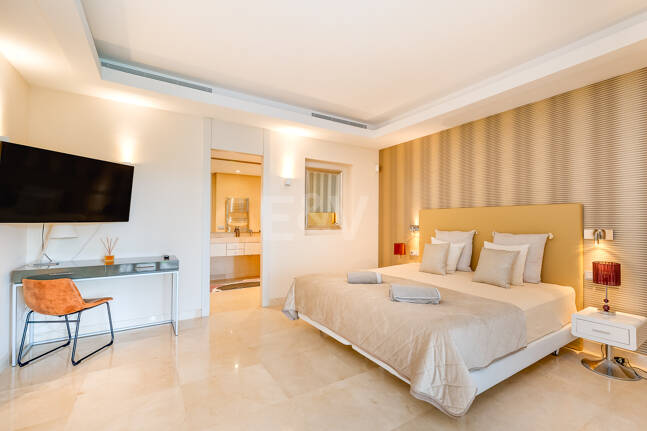 Fantastisk modern villa i Paraiso Alto med havsutsikt